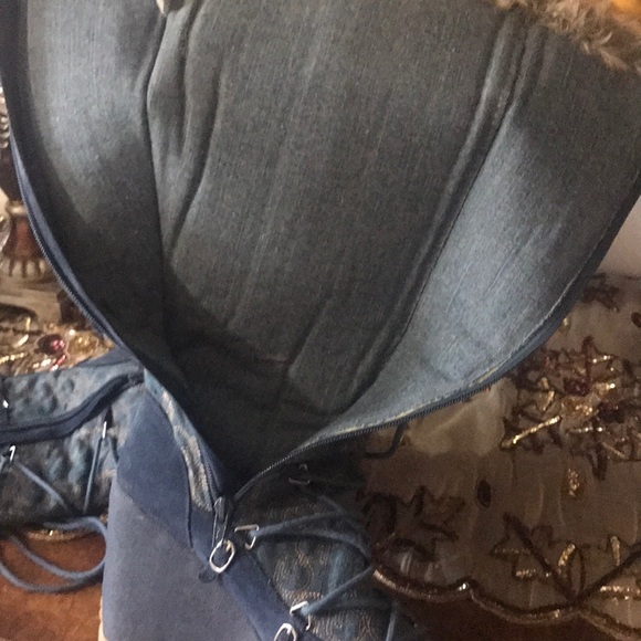 Boots - Picture 6 of 6